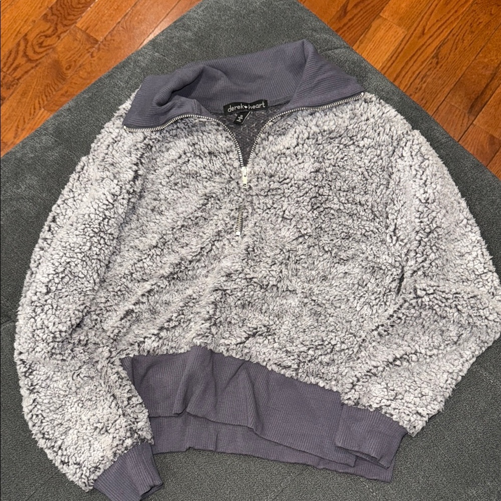 Derek Heart Gray Zip Up Sweater with Sherpa Texture